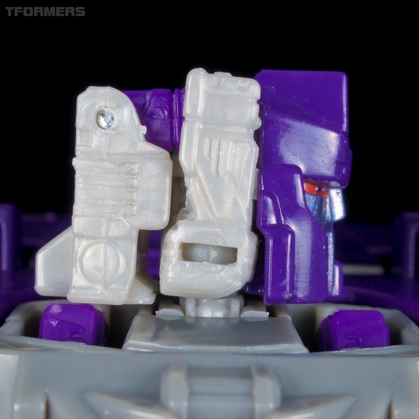 TFormers Gallery   Siege On Cybertron Tidal Wave 028 (28 of 124)